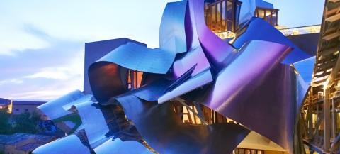 Frank Gehry&#039;s colorful roof at Marqués de Riscal winery